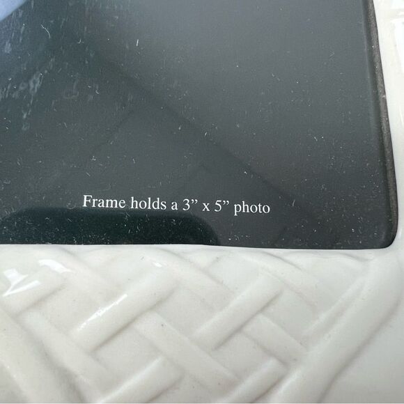 NIB Belleek Shamrock Trellis 3”x5” Parian China Made In Ireland Picture Frame - Picture 8 of 11